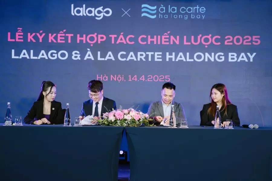 mẫu backdrop lễ k&yacute; kết đẹp, ấn tượng