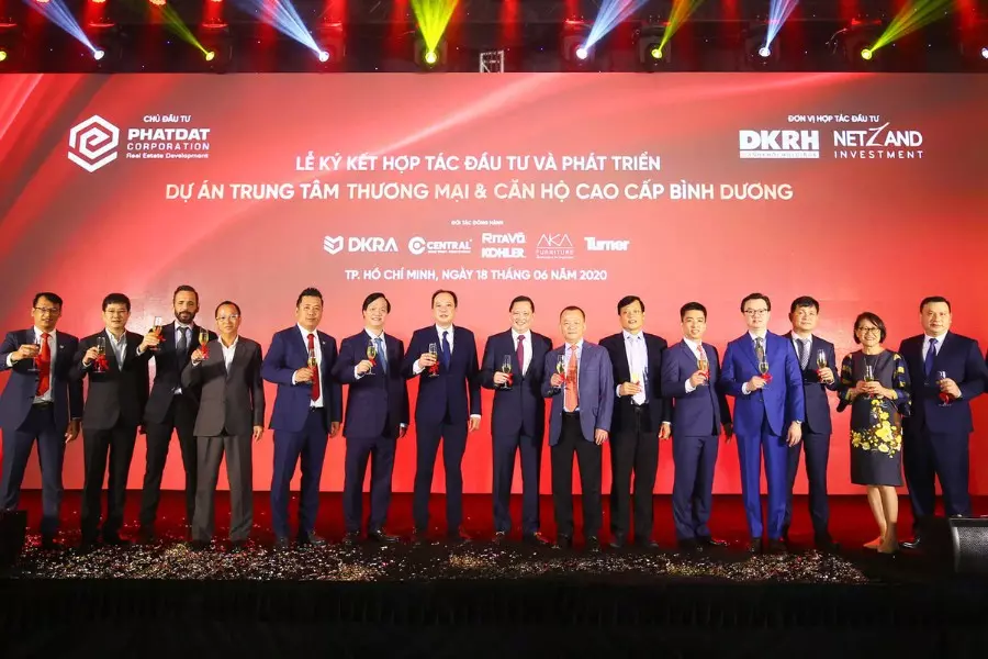 mẫu backdrop lễ k&yacute; kết đẹp, ấn tượng