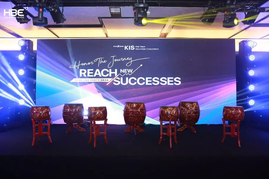 backdrop-tat-nien-6-1