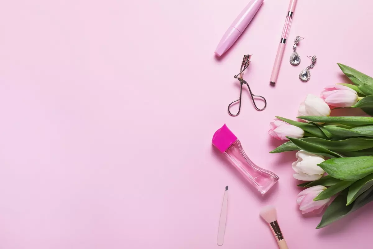 mẫu background ng&agrave;y 20/10 s&aacute;ng tạo