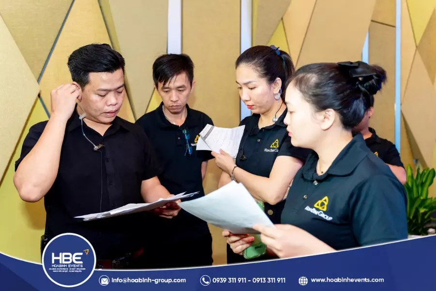 HoaBinh Events - Đơn vị thi c&ocirc;ng s&acirc;n khấu, c&aacute;nh g&agrave; s&acirc;n khấu chuy&ecirc;n nghiệp, gi&aacute; tốt