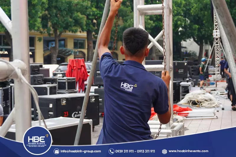 HoaBinh Events đủ năng lực tư vấn ý tưởng, thiết kế, thi công theo yêu cầu của khách hàng HoaBinh Events đủ năng lực tư vấn ý tưởng, thiết kế, thi công theo yêu cầu của khách hàng