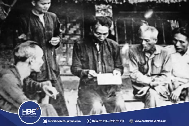 Bối cảnh diễn ra cách mạng tháng 8 năm 1945