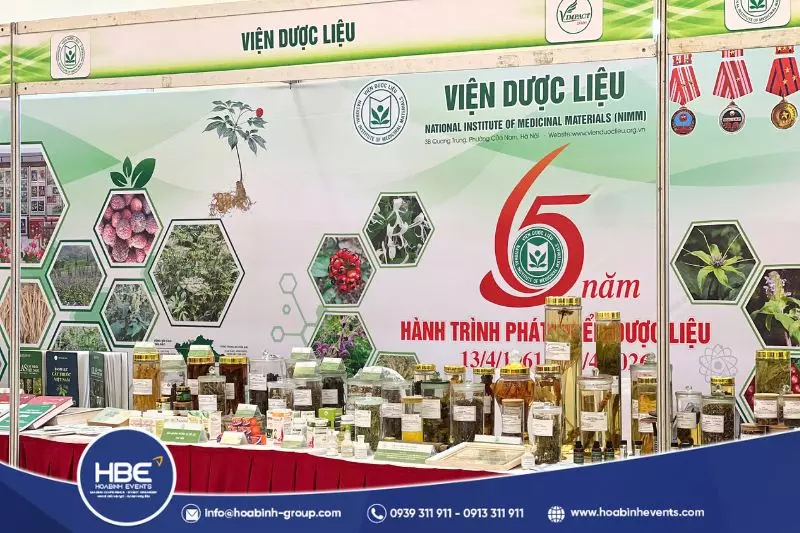 gian-hang-trung-bay-san-pham-11
