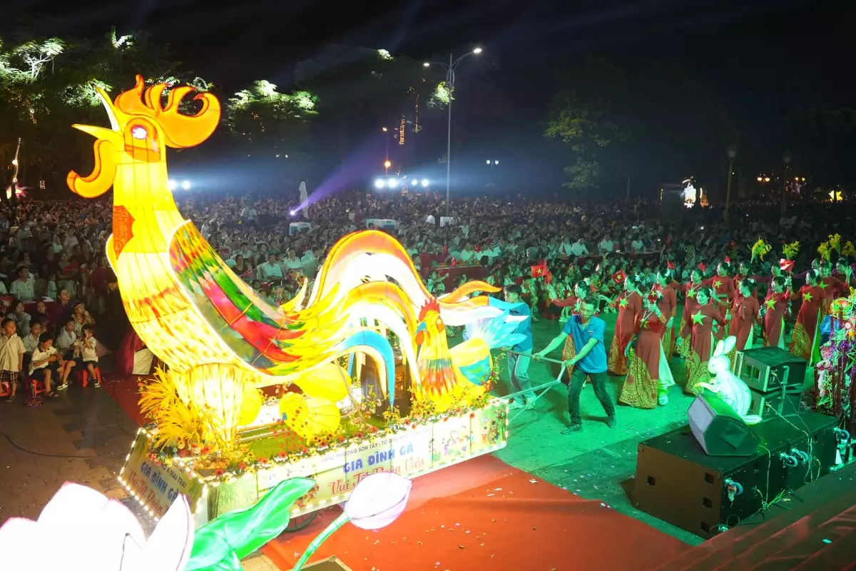 Đ&ecirc;m hội Trăng rằm &ndash; Trung thu Th&agrave;nh cổ Sơn T&acirc;y xứ Đo&agrave;i