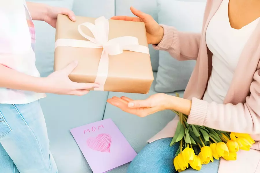 20+ quà tặng 20/10 ý nghĩa, thiết thực cho mọi đối tượng