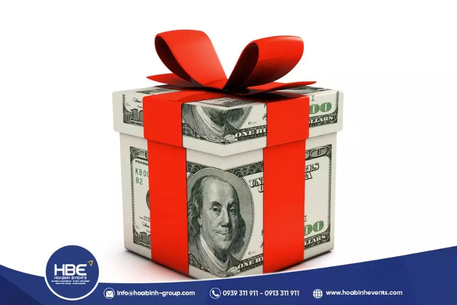 qu&agrave; tất ni&ecirc;n &yacute; nghĩa tặng nh&acirc;n vi&ecirc;n