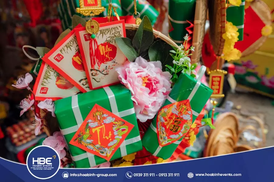 qu&agrave; tất ni&ecirc;n &yacute; nghĩa tặng nh&acirc;n vi&ecirc;n