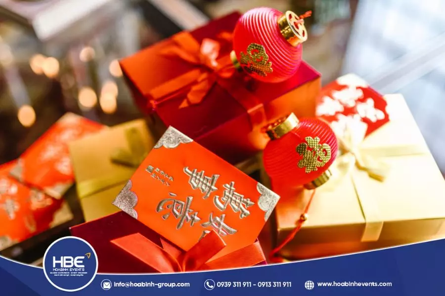 qu&agrave; tất ni&ecirc;n &yacute; nghĩa tặng nh&acirc;n vi&ecirc;n