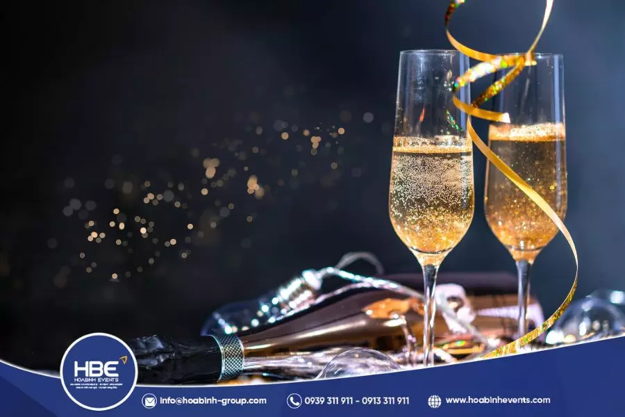 qu&agrave; tất ni&ecirc;n &yacute; nghĩa tặng nh&acirc;n vi&ecirc;n