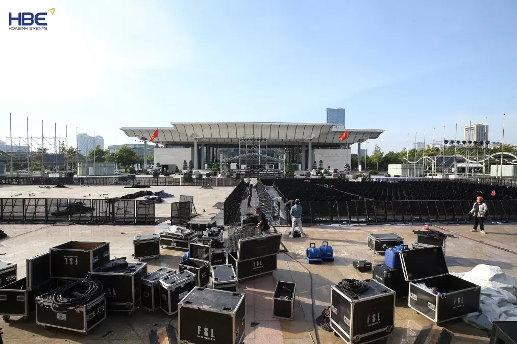 Chi ph&iacute; vận chuyển v&agrave; hậu cần