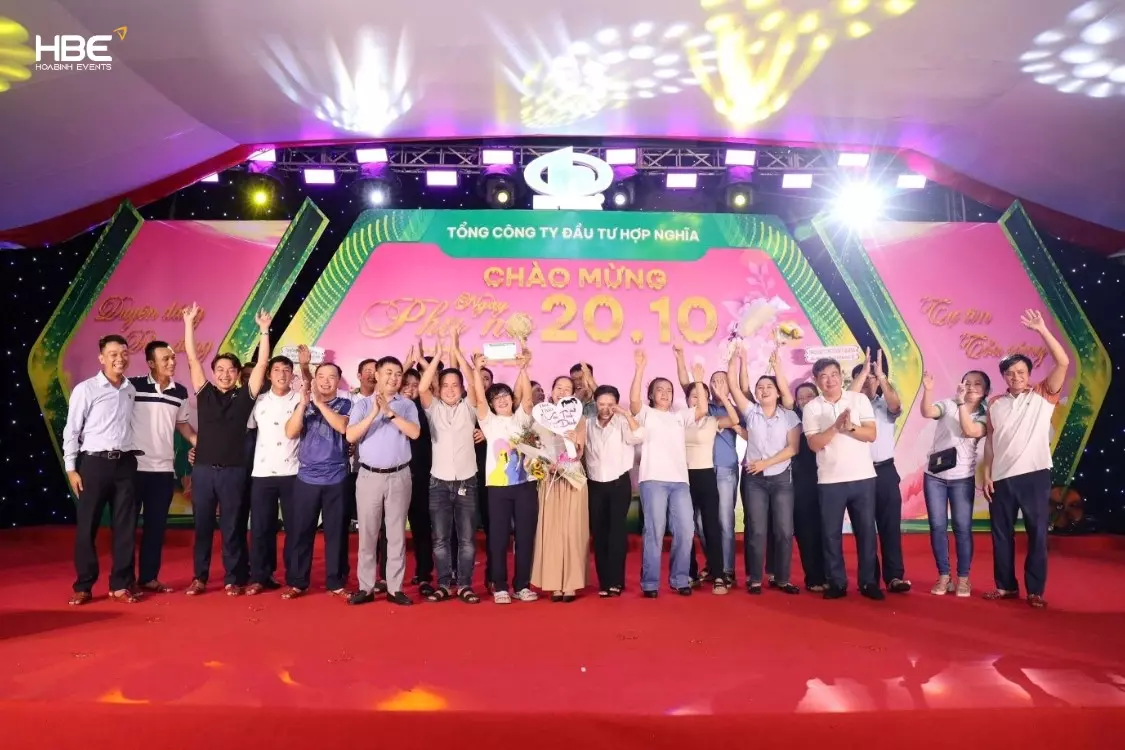 Trang trí sân khấu sự kiện 20/10 Trang trí sân khấu sự kiện 20/10
