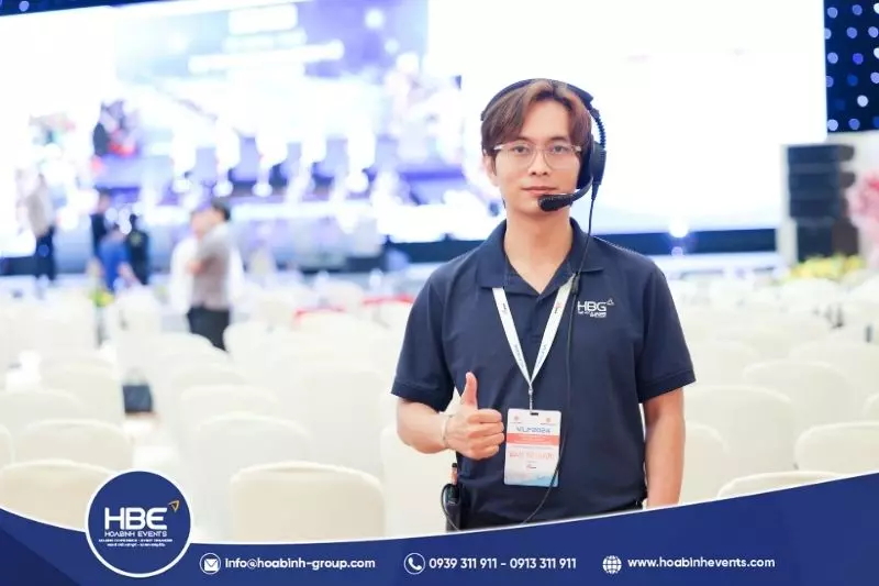 trang trí gian hàng Tết