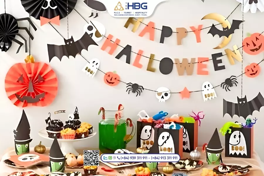 Trang tr&iacute; Halloween cho lớp học