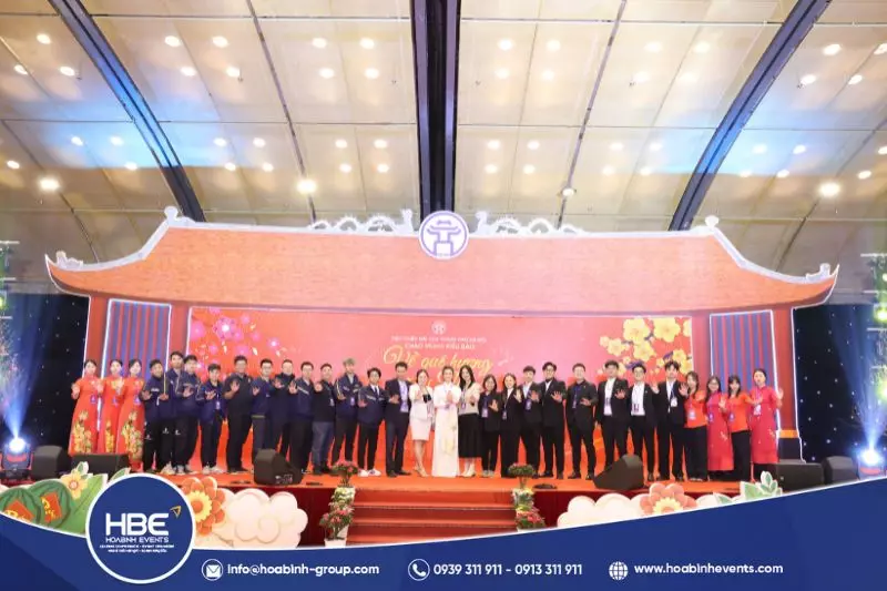 &yacute; tưởng trang tr&iacute; s&acirc;n khấu Tết