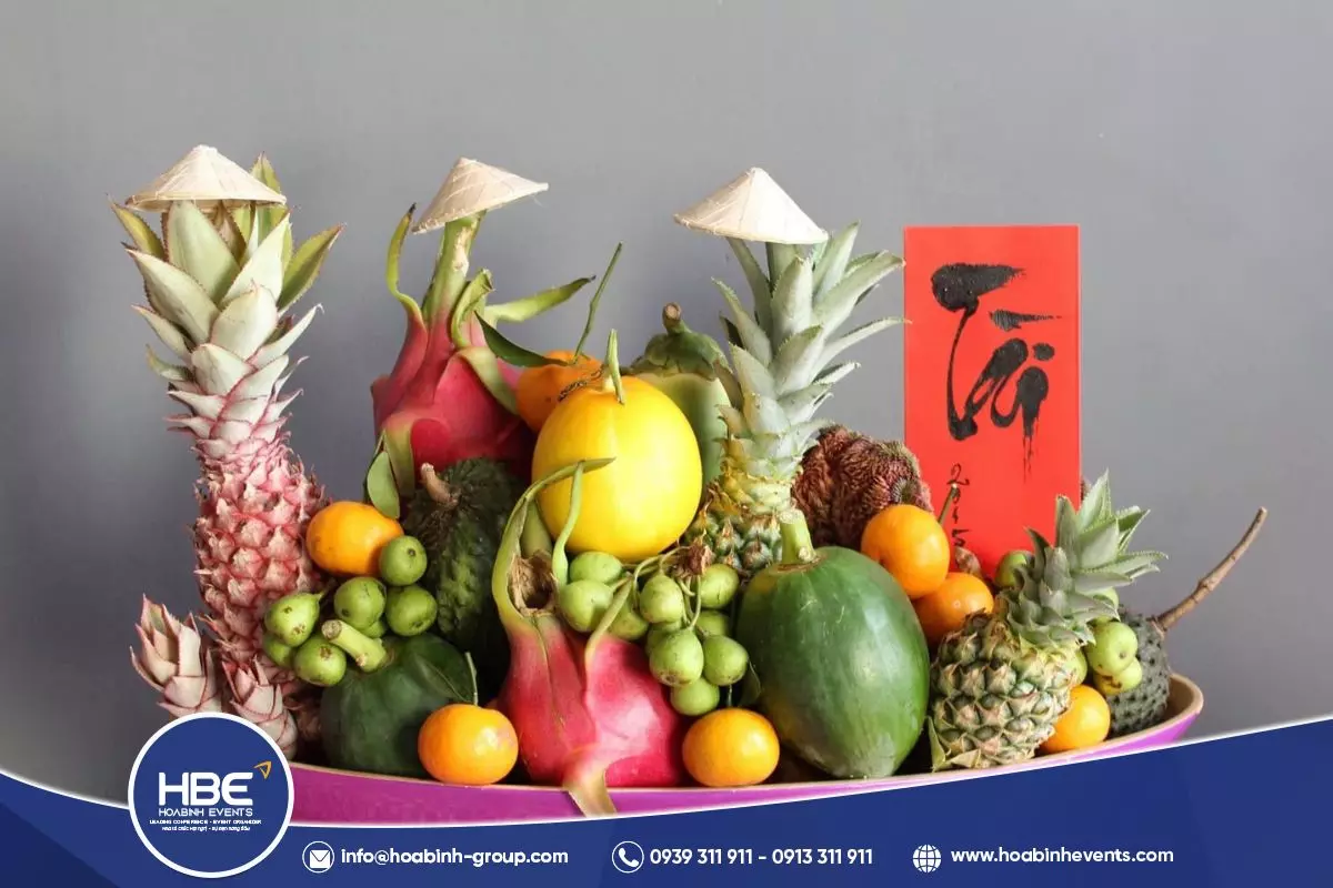 Chuẩn bị lễ vật c&uacute;ng tươm tất