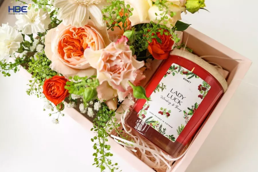 Tổ chức tiệc 20/10 ngay tại văn ph&ograve;ng