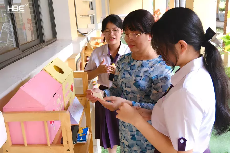 Tạo h&ograve;m thư cảm x&uacute;c v&agrave; lời nhắn ẩn danh 20/10