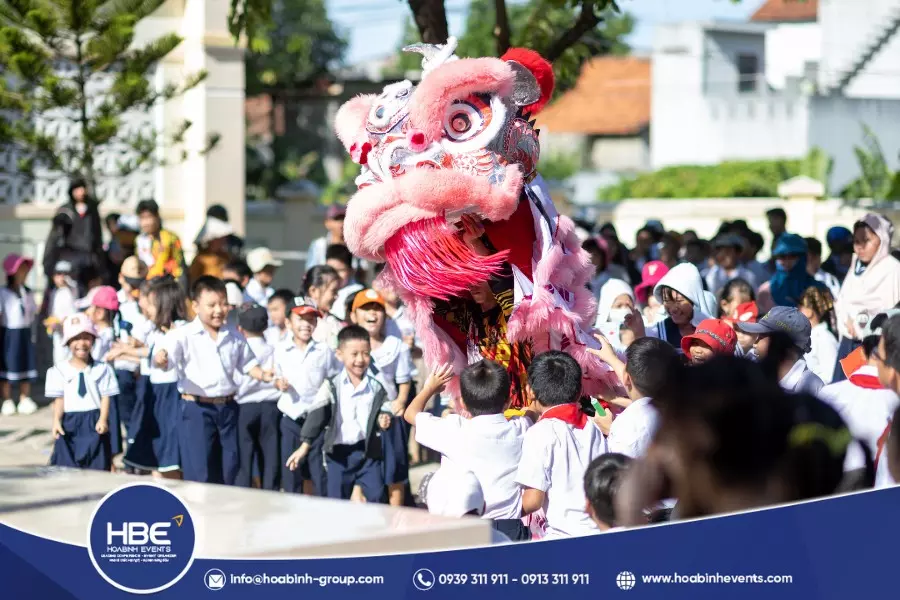 Dịch vụ m&uacute;a l&acirc;n Trung thu chuy&ecirc;n nghiệp tại H&agrave; Nội