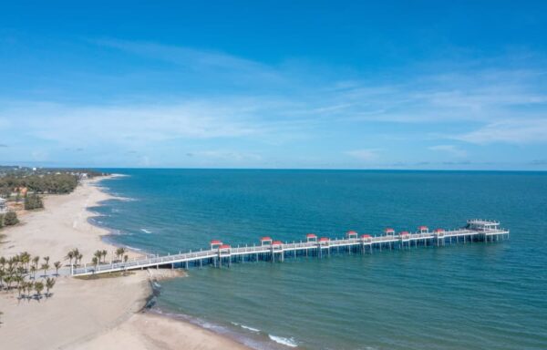 Cầu ngắm biển Hamptons Pier Hồ Tràm