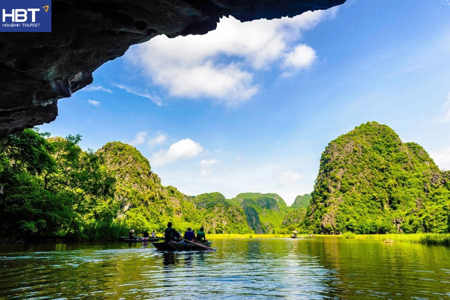 Tam Cốc mùa lúa chín