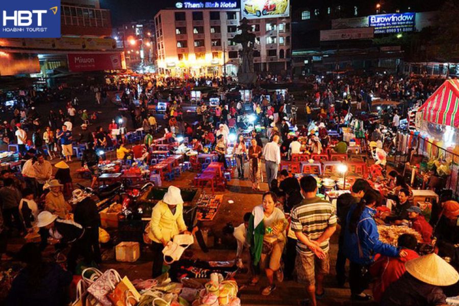 Chợ đêm Sapa