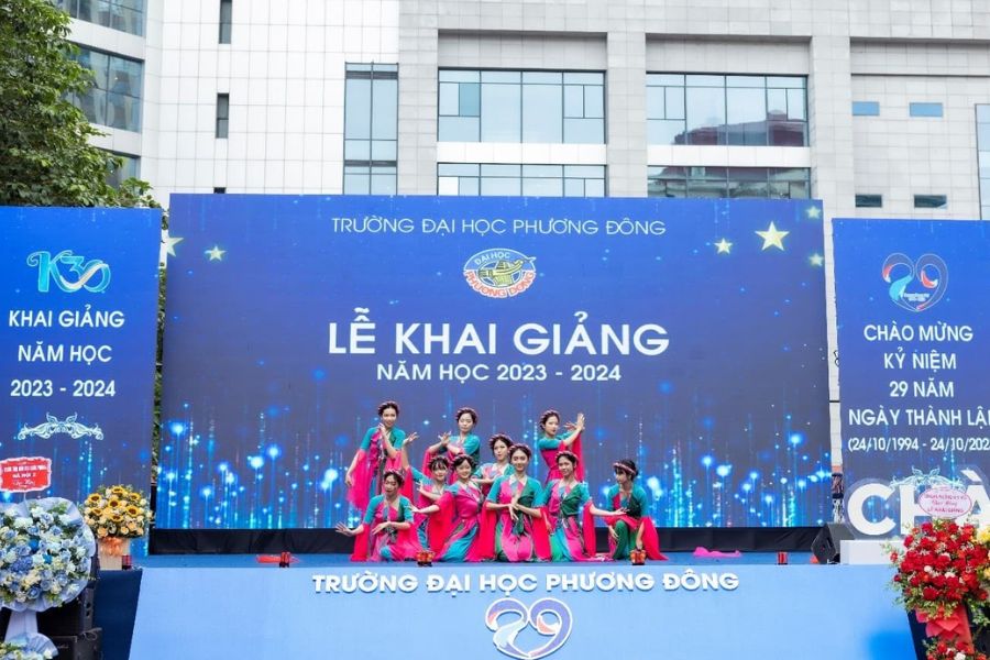 trang trí sân khấu lễ khai giảng
