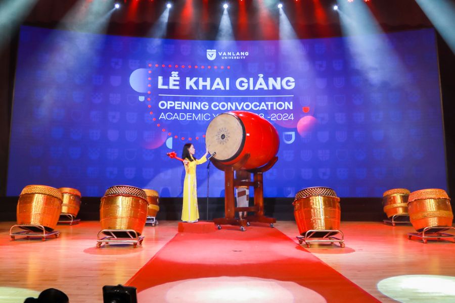 trang trí sân khấu lễ khai giảng