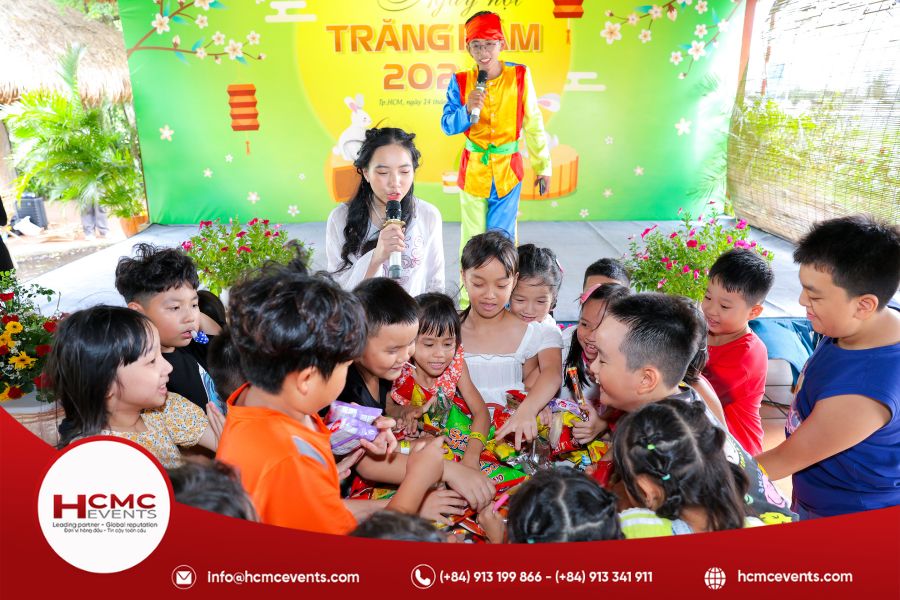 Phá cỗ đêm trăng