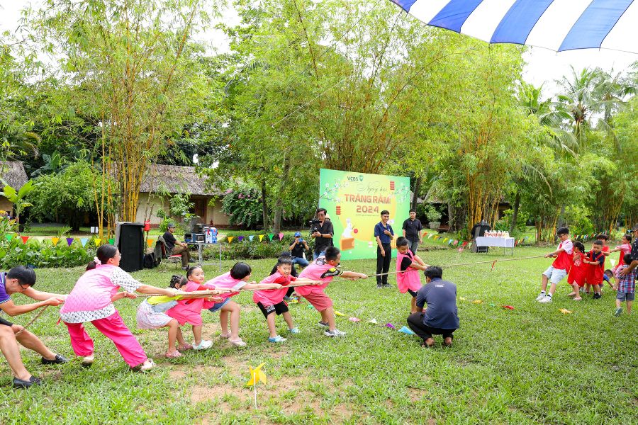 trang trí sân khấu trung thu ngoài trời