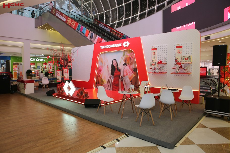 mẫu thiết kế backdrop tất niên