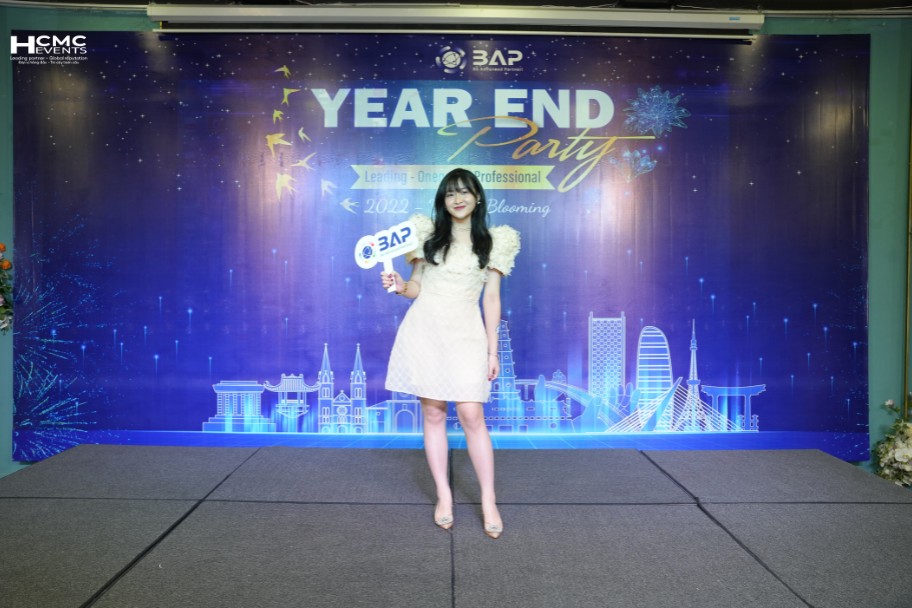 mẫu thiết kế backdrop tất niên
