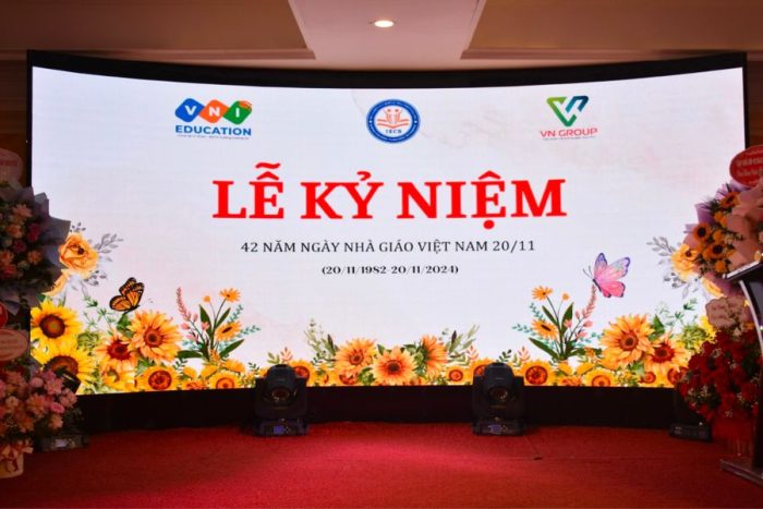 20+ ý tưởng trang trí sân khấu 20/11 sáng tạo, độc đáo