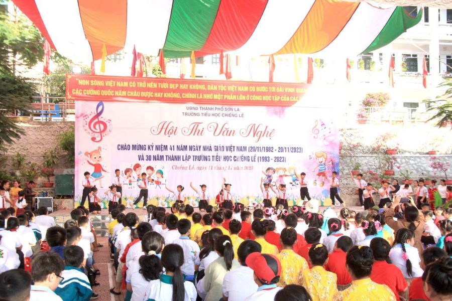 Lời dẫn chương trình văn nghệ 20/11