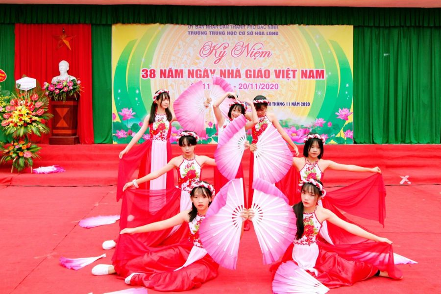 Lời dẫn chương trình văn nghệ 20/11