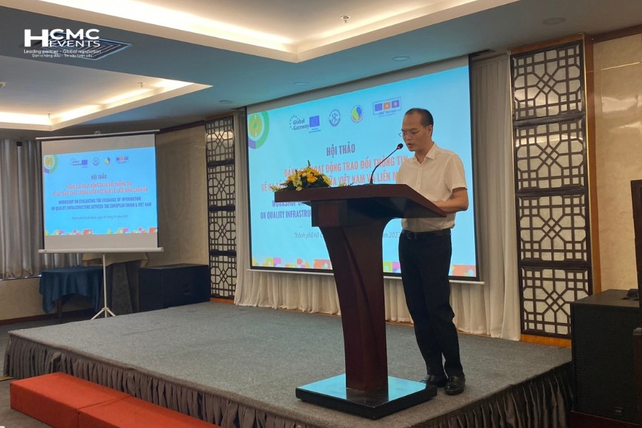 Quy trình thuê bục phát biểu tại HCMC Events