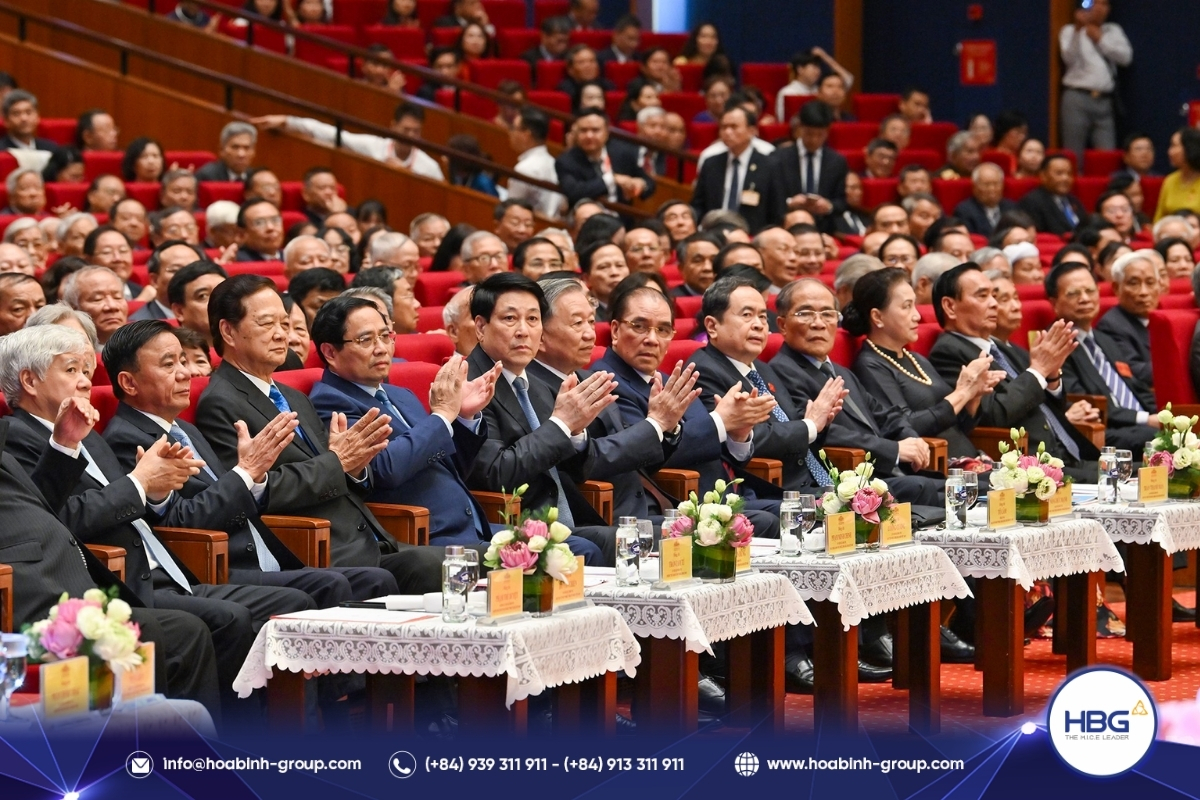 Tổng Bí thư Tô Lâm gặp mặt các thế hệ đại biểu Quốc hội qua các thời kỳ